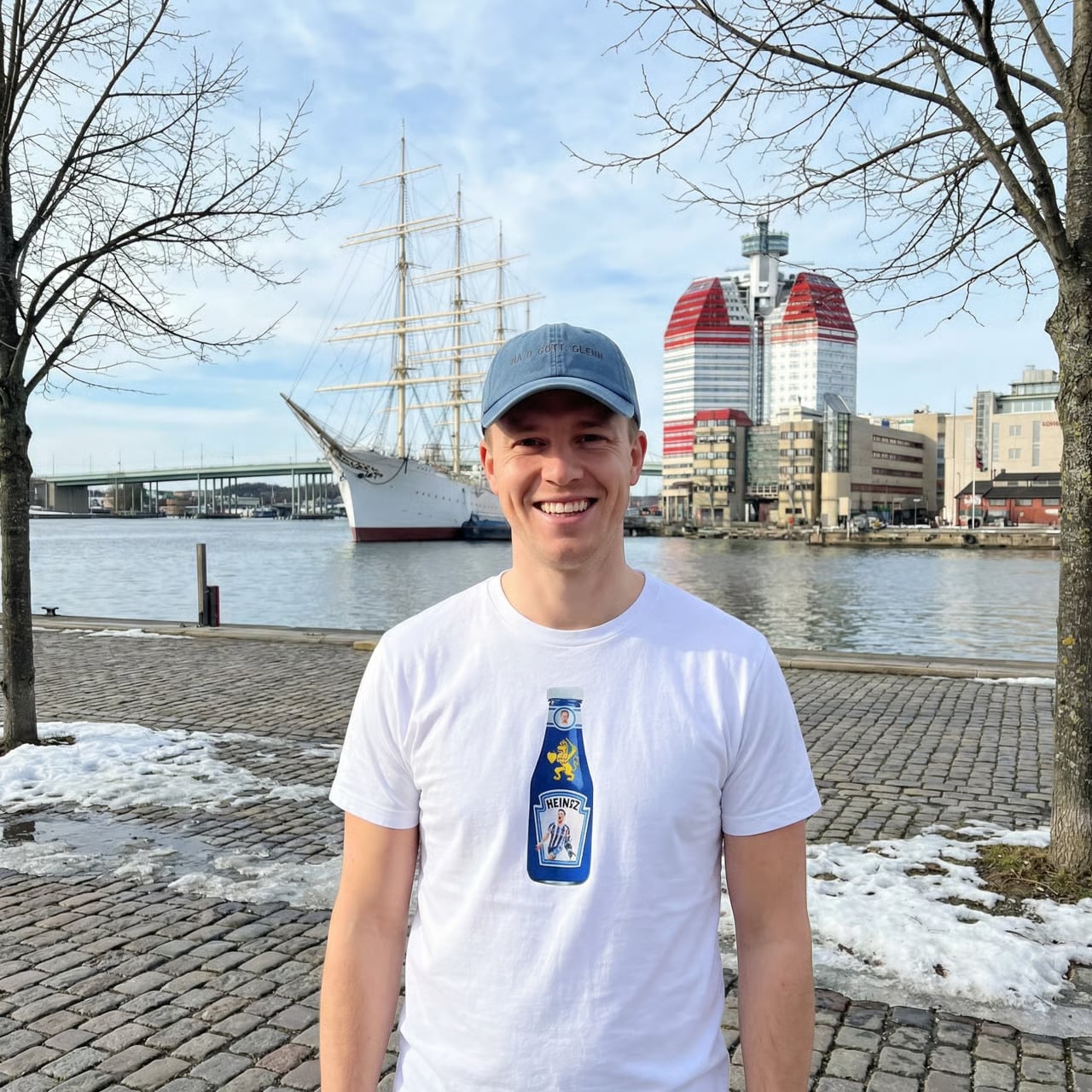 Blåvitt-kombon: T-shirt + Keps