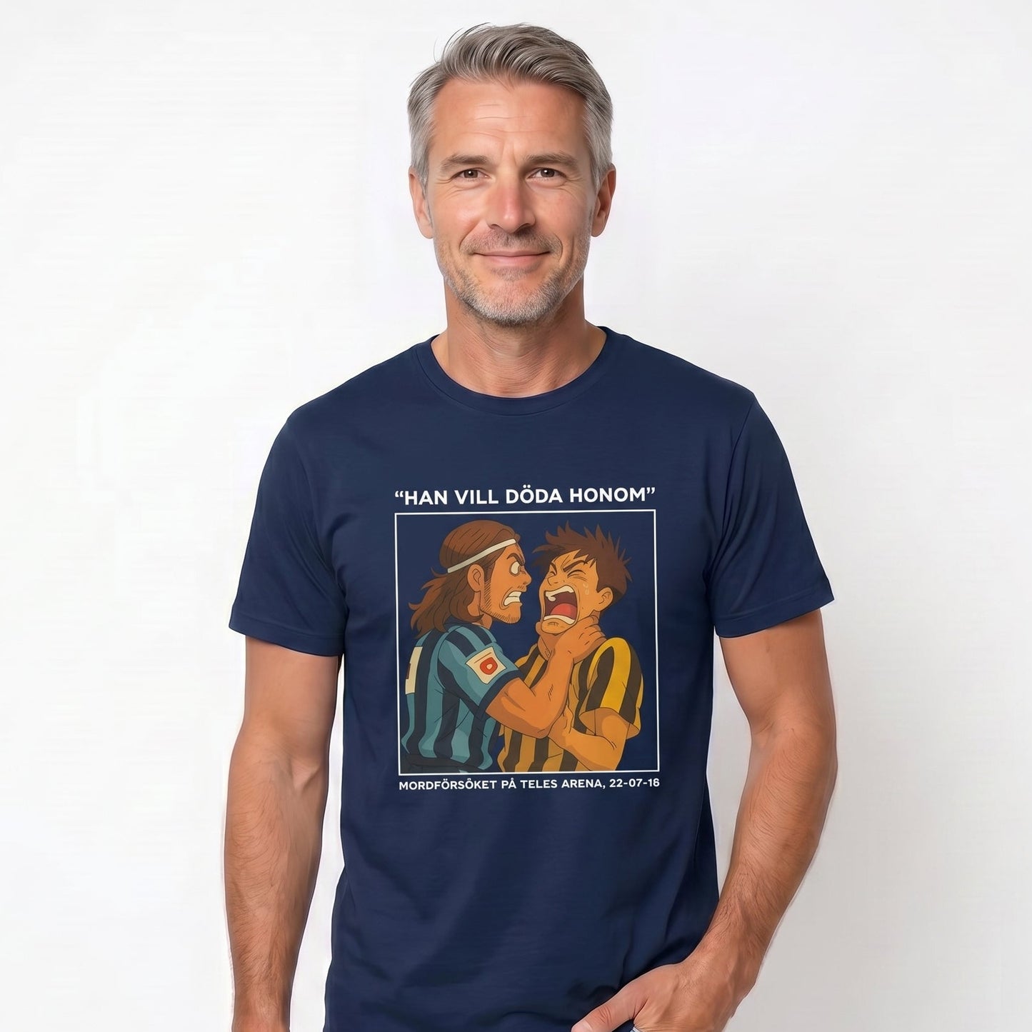 Han vill döda honom | Andreas Alm | Rolig Fotboll T-shirt Lirare Wear